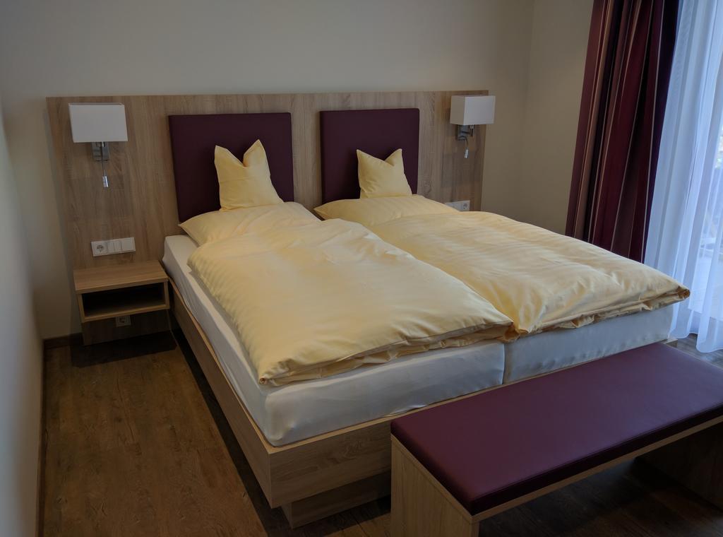 Hotel Zur-Borke Neuenrade Exteriör bild