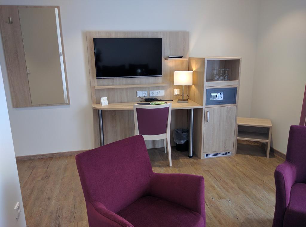 Hotel Zur-Borke Neuenrade Exteriör bild