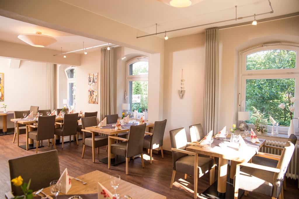 Hotel Zur-Borke Neuenrade Exteriör bild