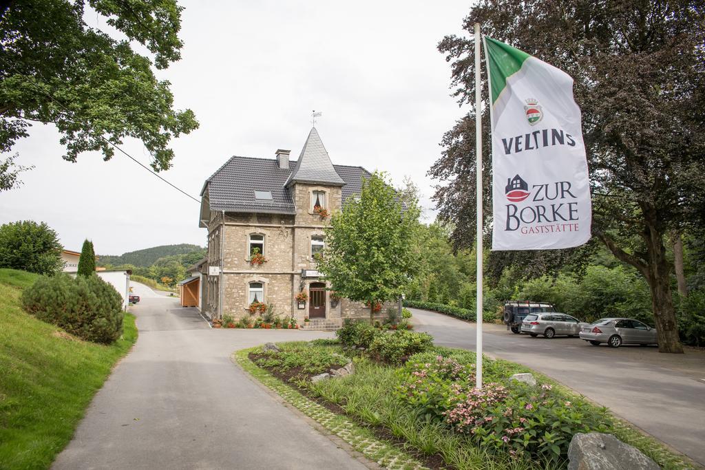 Hotel Zur-Borke Neuenrade Exteriör bild