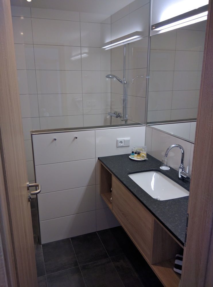 Hotel Zur-Borke Neuenrade Exteriör bild